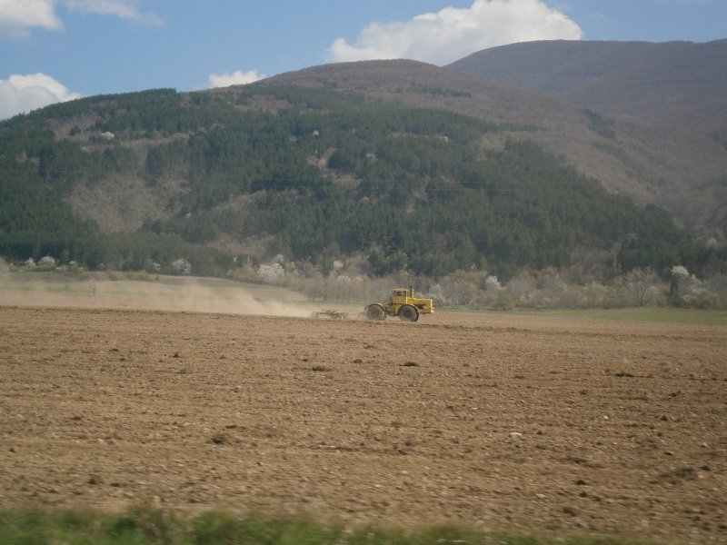 Из Долината на Розите - между село Крън и град Шипка